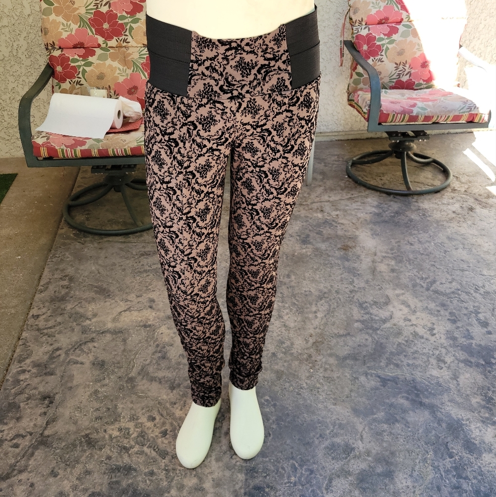 Fancy leggings with velvet design